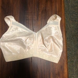 Playtex 18 hour bra never worn 40h
